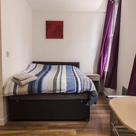 Town Centre Apartments 듀스버리 외부 사진