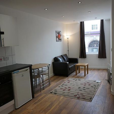 Town Centre Apartments 듀스버리 외부 사진