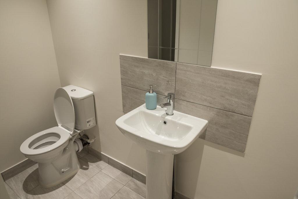 Town Centre Apartments 듀스버리 외부 사진
