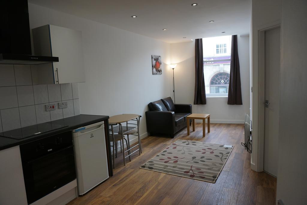 Town Centre Apartments 듀스버리 외부 사진