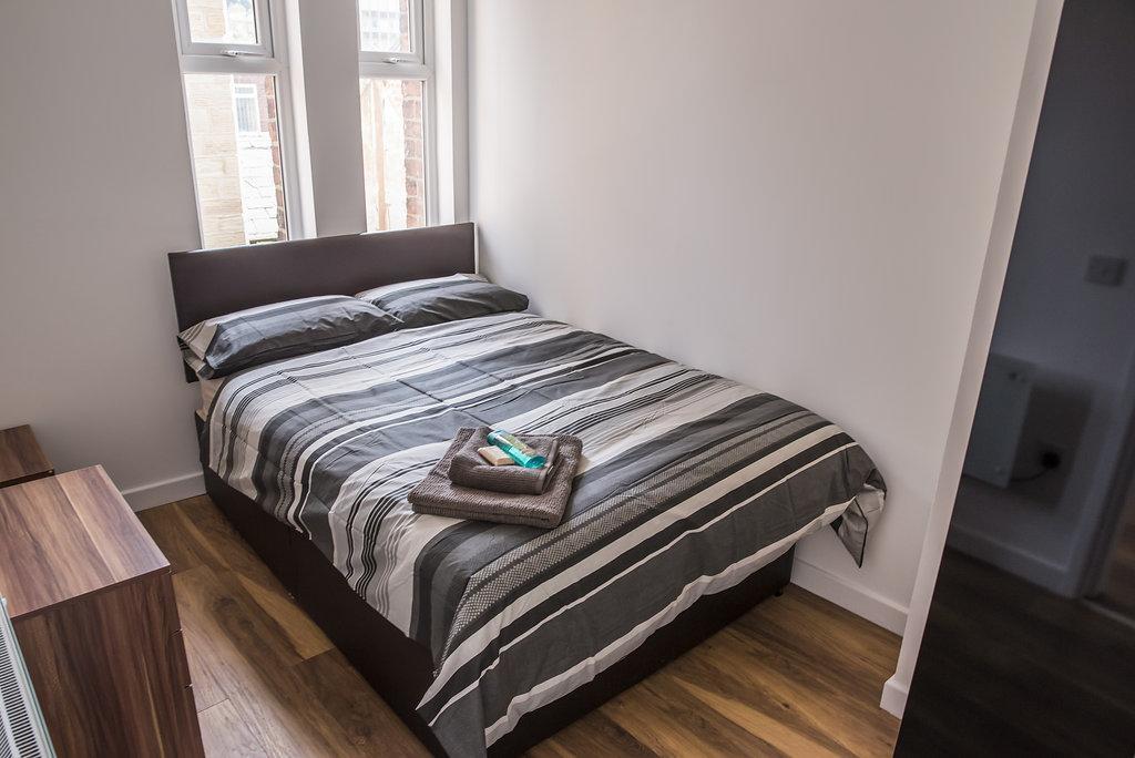 Town Centre Apartments 듀스버리 외부 사진